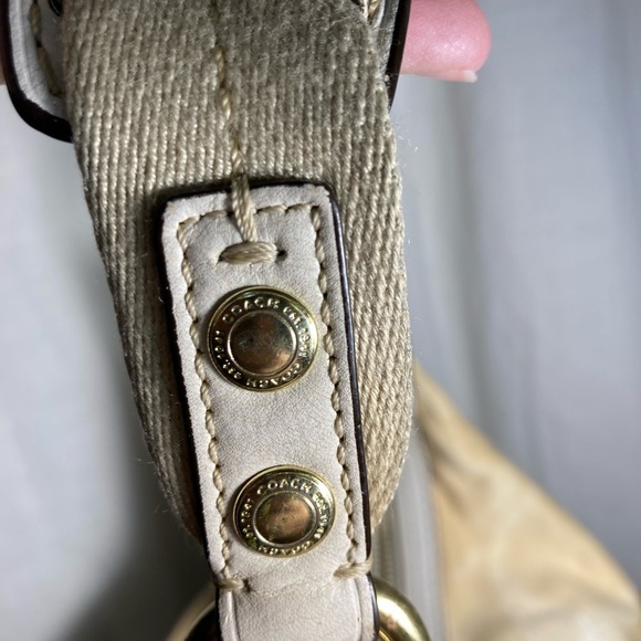 Coach Hampton F10699 signature Shoulder Bag - Picture 8 of 10